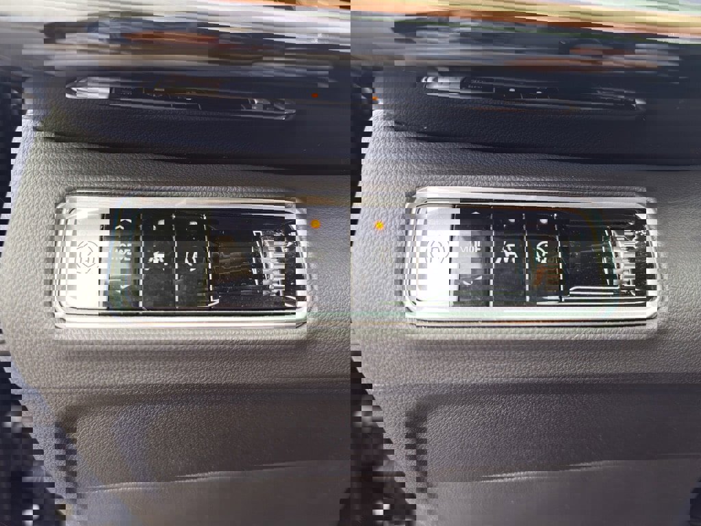 New 2025 Buick Envision Sport Touring image 18