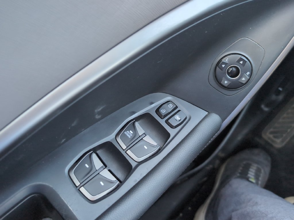 Used 2018 Hyundai Santa Fe Sport AWD/4WD image 19