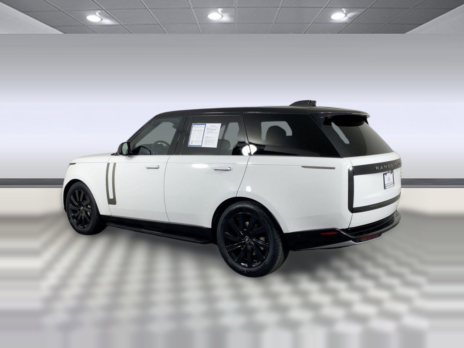 Used 2023 Land Rover Range Rover SE image 3