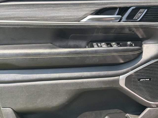 Used 2024 Jeep Wagoneer Series II w/ Flexible Seating Group RWD image 13