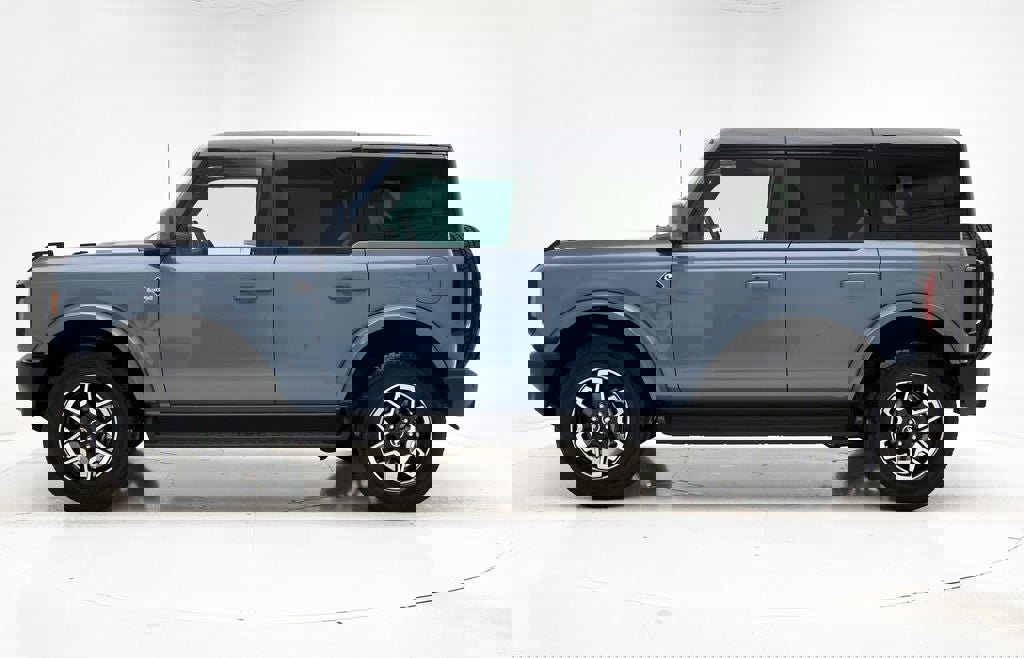 Used 2025 Ford Bronco Outer Banks image 6