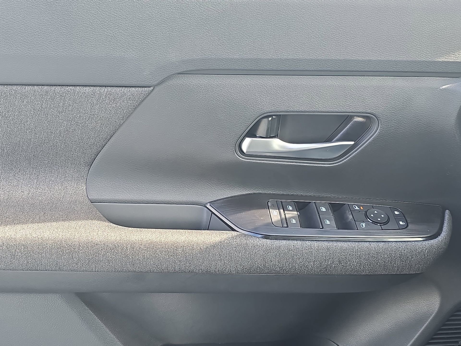 New 2026 Nissan Kicks SV w/ SV Premium Package FWD image 25