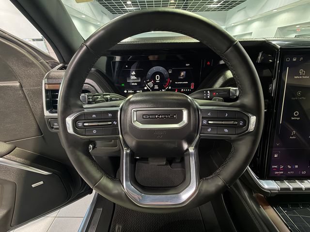 Used 2025 GMC Yukon XL Denali AWD/4WD image 17