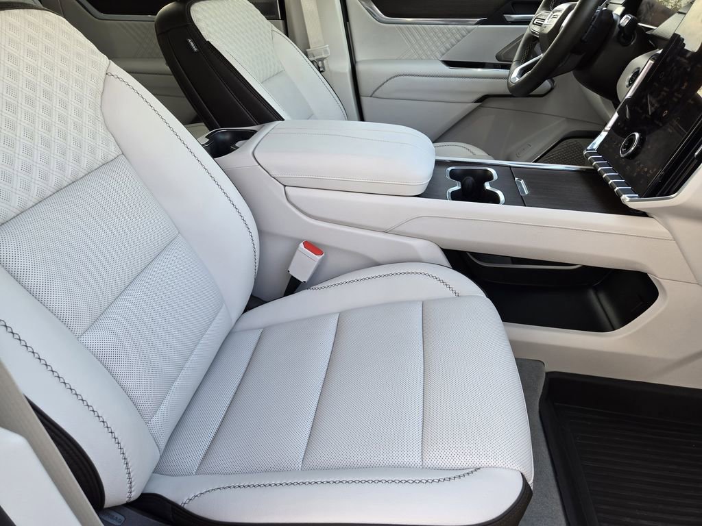 Used 2024 GMC Acadia Denali w/ Super Cruise Package image 12