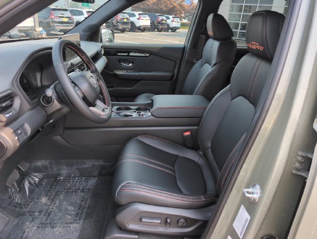 Used 2026 Honda Pilot TrailSport image 17