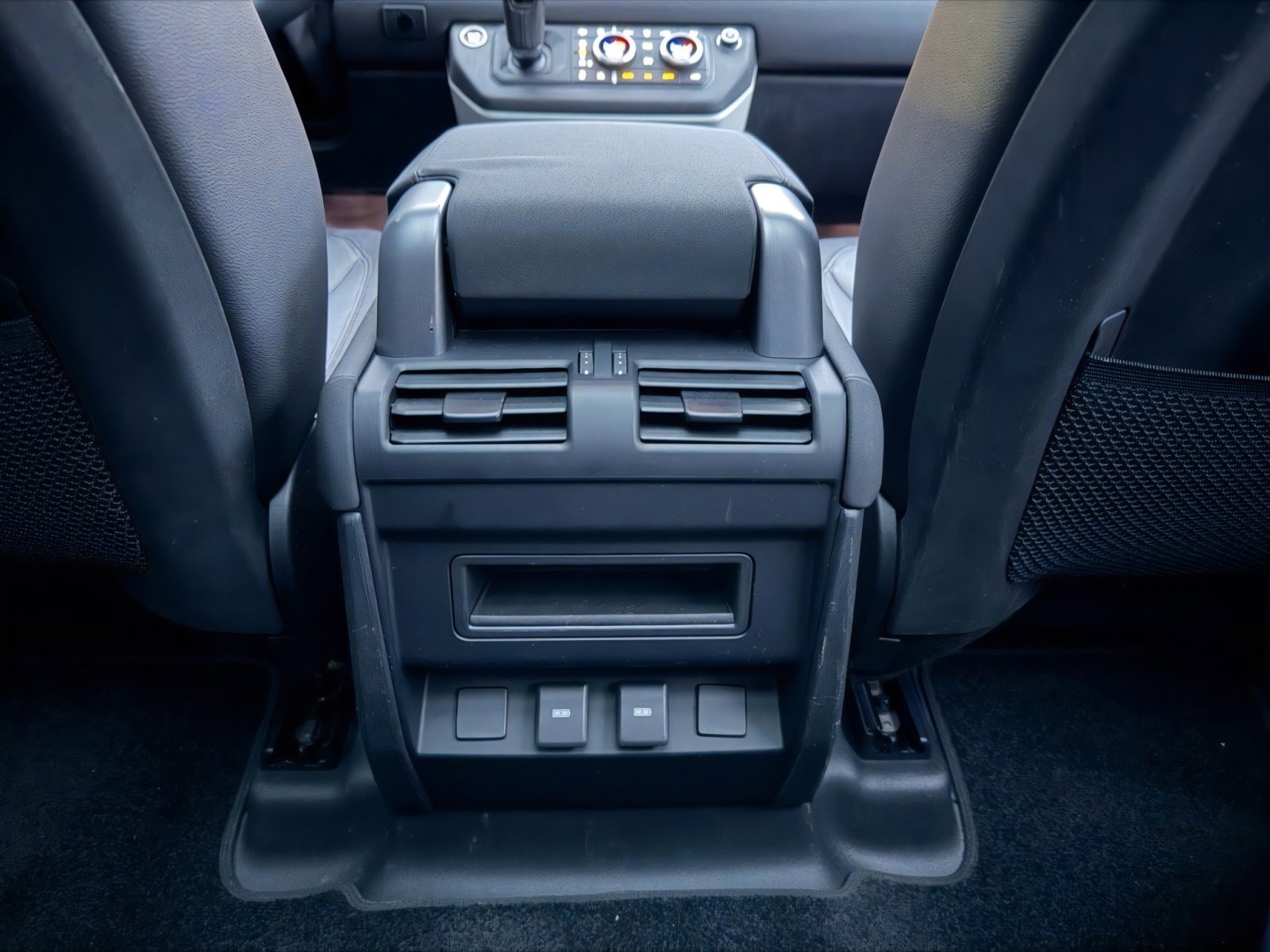 Used 2023 Land Rover Defender 110 X-Dynamic SE image 20