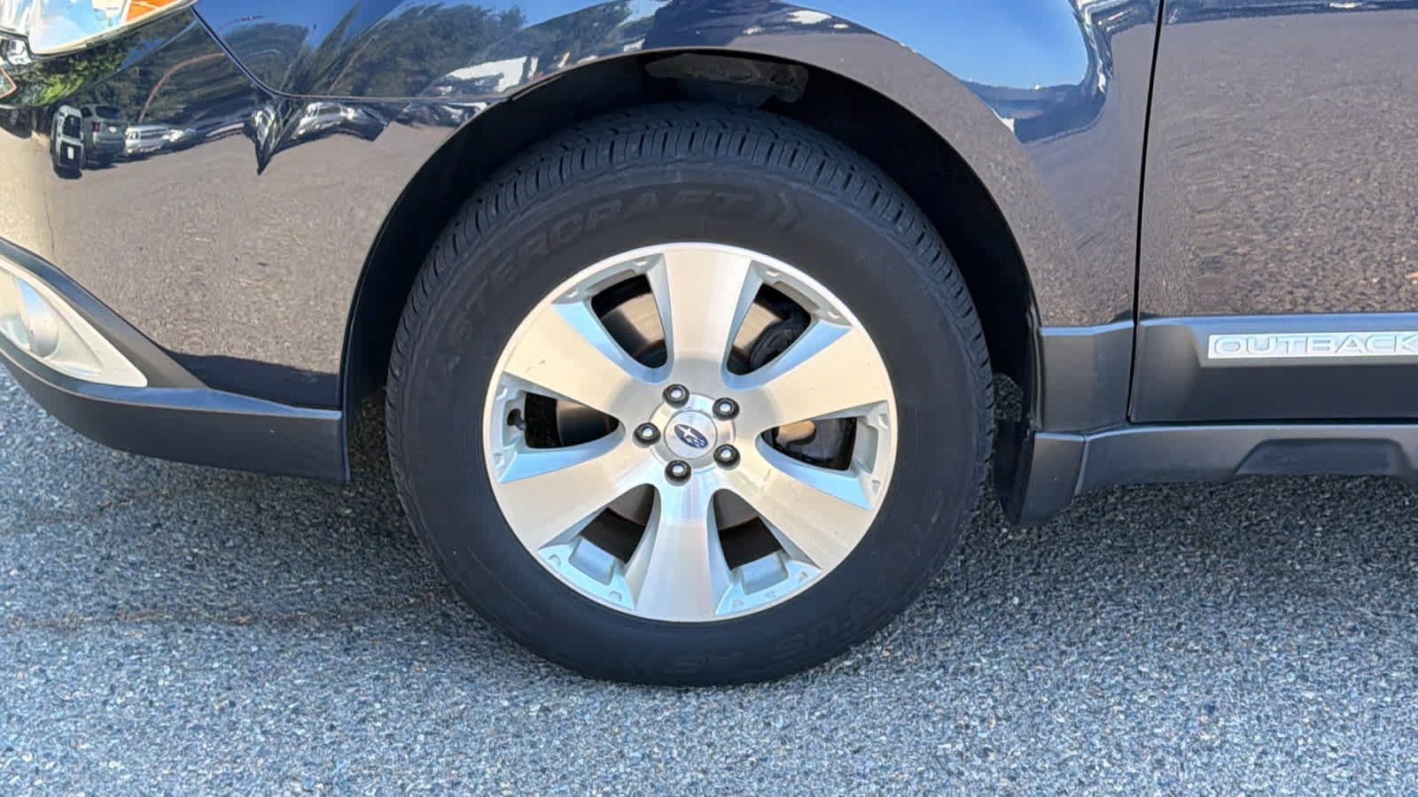 Used 2012 Subaru Outback 3.6R Limited w/ Moonroof Pkg AWD/4WD image 9