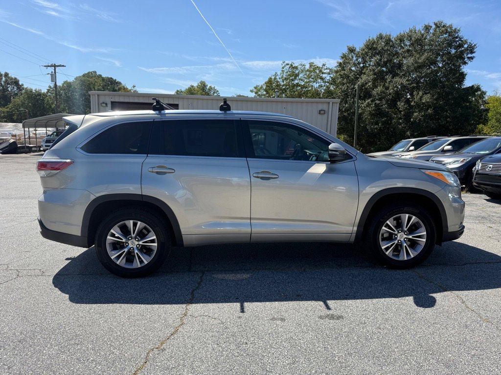 Used 2014 Toyota Highlander XLE image 8