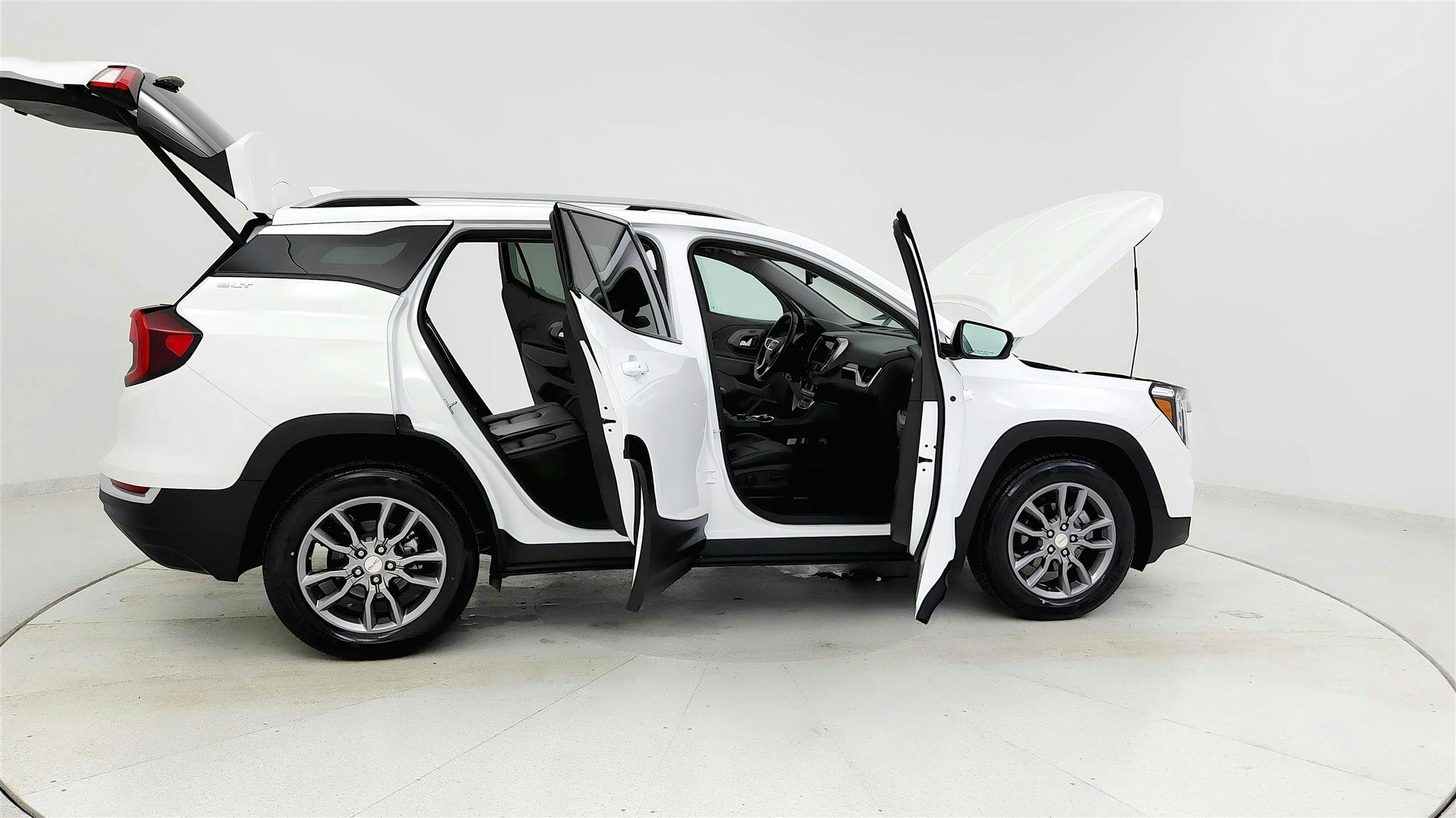 Used 2024 GMC Terrain SLT image 11