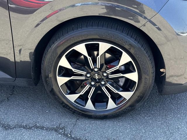 Used 2024 Kia Carnival EX FWD image 7