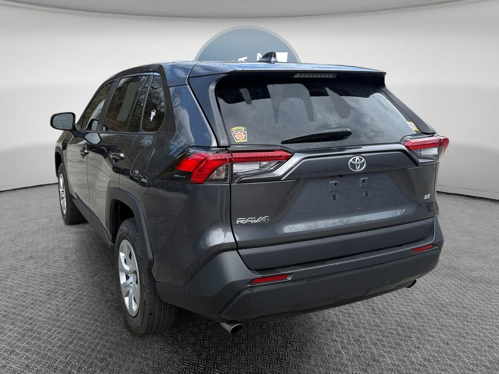 Used 2022 Toyota RAV4 LE FWD image 6