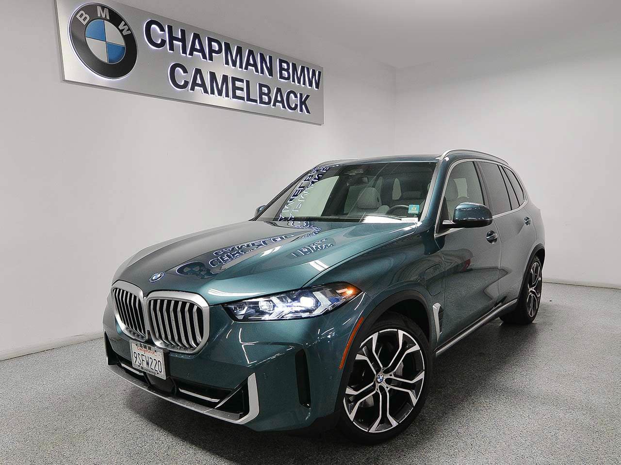 Used 2025 BMW X5 xDrive50e AWD/4WD image 1
