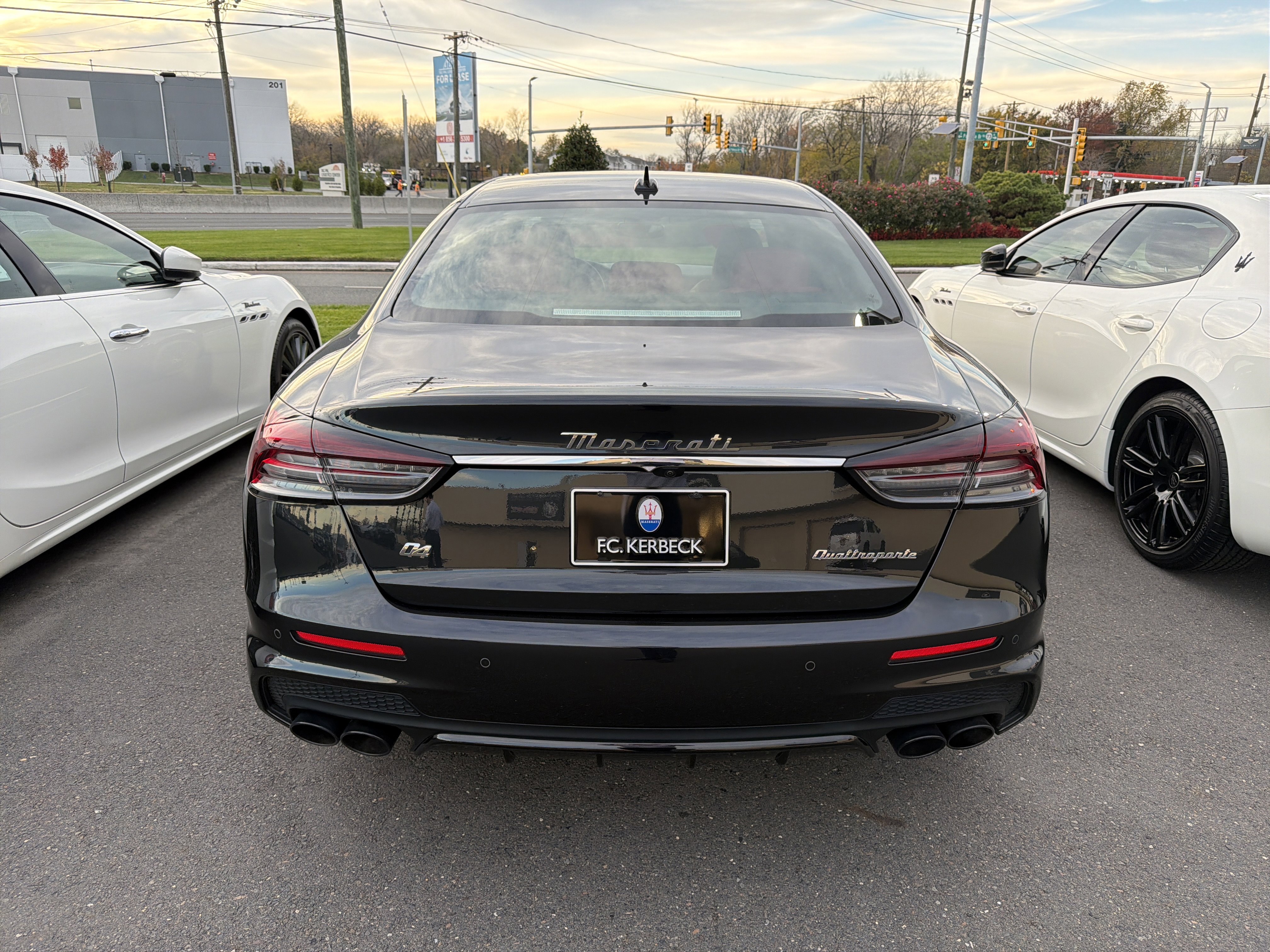 Used 2022 Maserati Quattroporte Modena Q4 AWD/4WD image 6