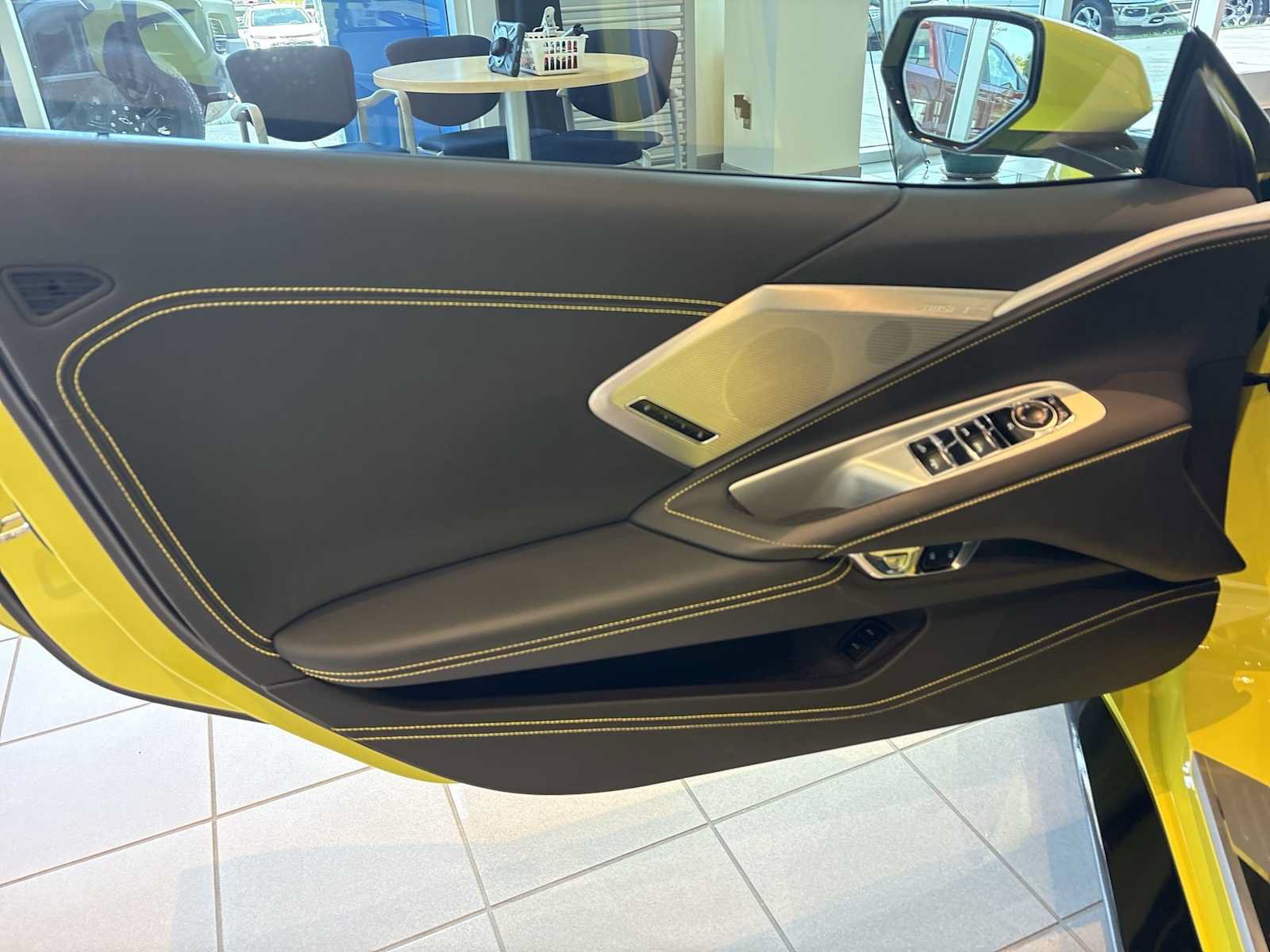 Used 2021 Chevrolet Corvette Stingray Premium Conv w/ Z51 Performance Package RWD image 20
