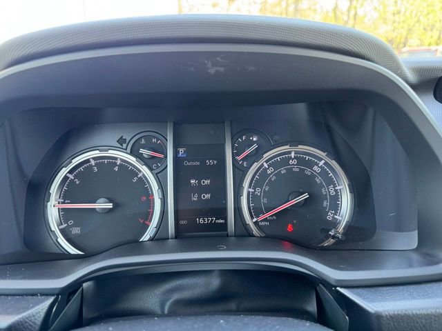 Used 2024 Toyota 4Runner TRD Off-Road Premium w/ Moonroof Package AWD/4WD image 35