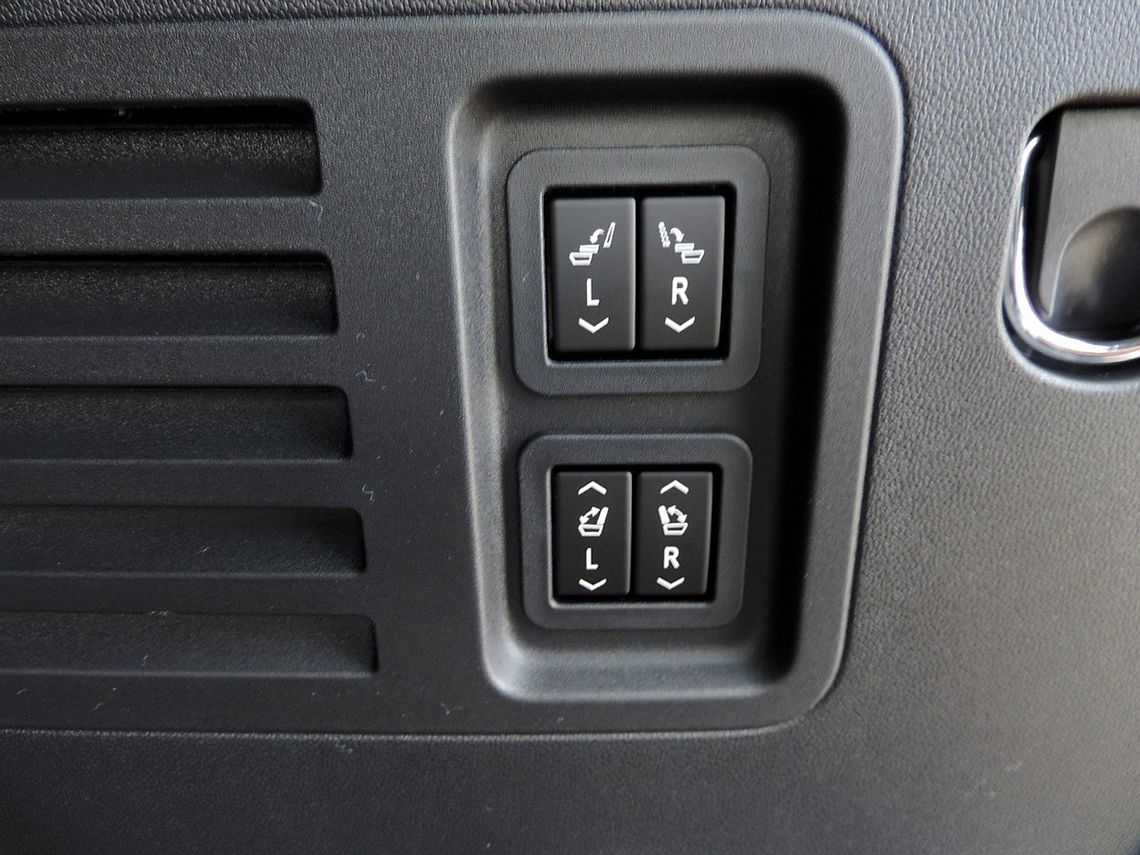 New 2026 Buick Enclave Avenir w/ Super Cruise Package image 17