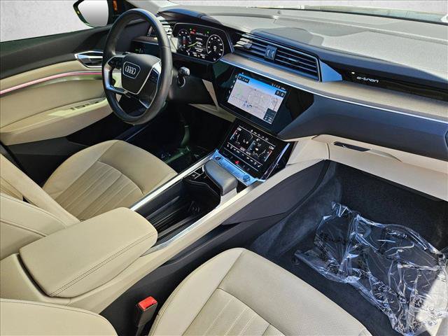 Certified 2024 Audi Q8 e-tron Premium Plus w/ Premium Plus Package AWD/4WD image 26
