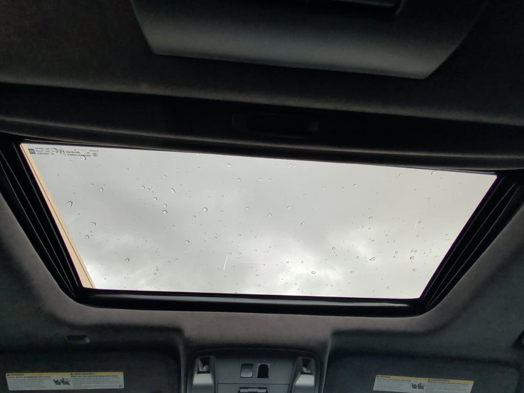 Used 2016 Cadillac Escalade Platinum image 18