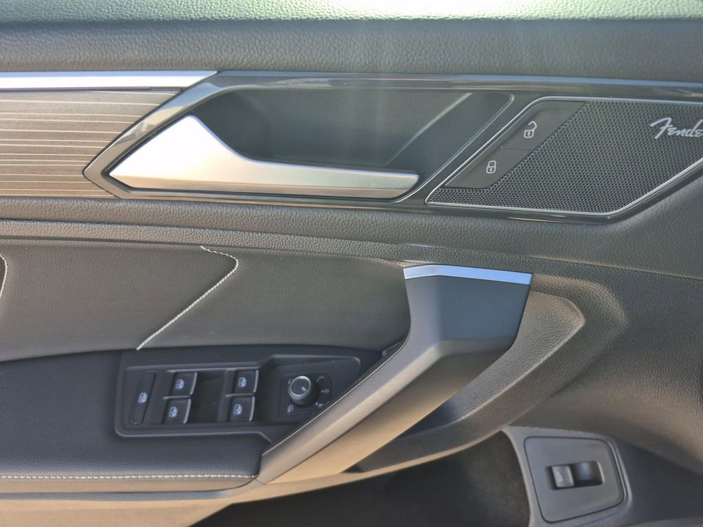 Used 2022 Volkswagen Tiguan SEL R-Line image 8