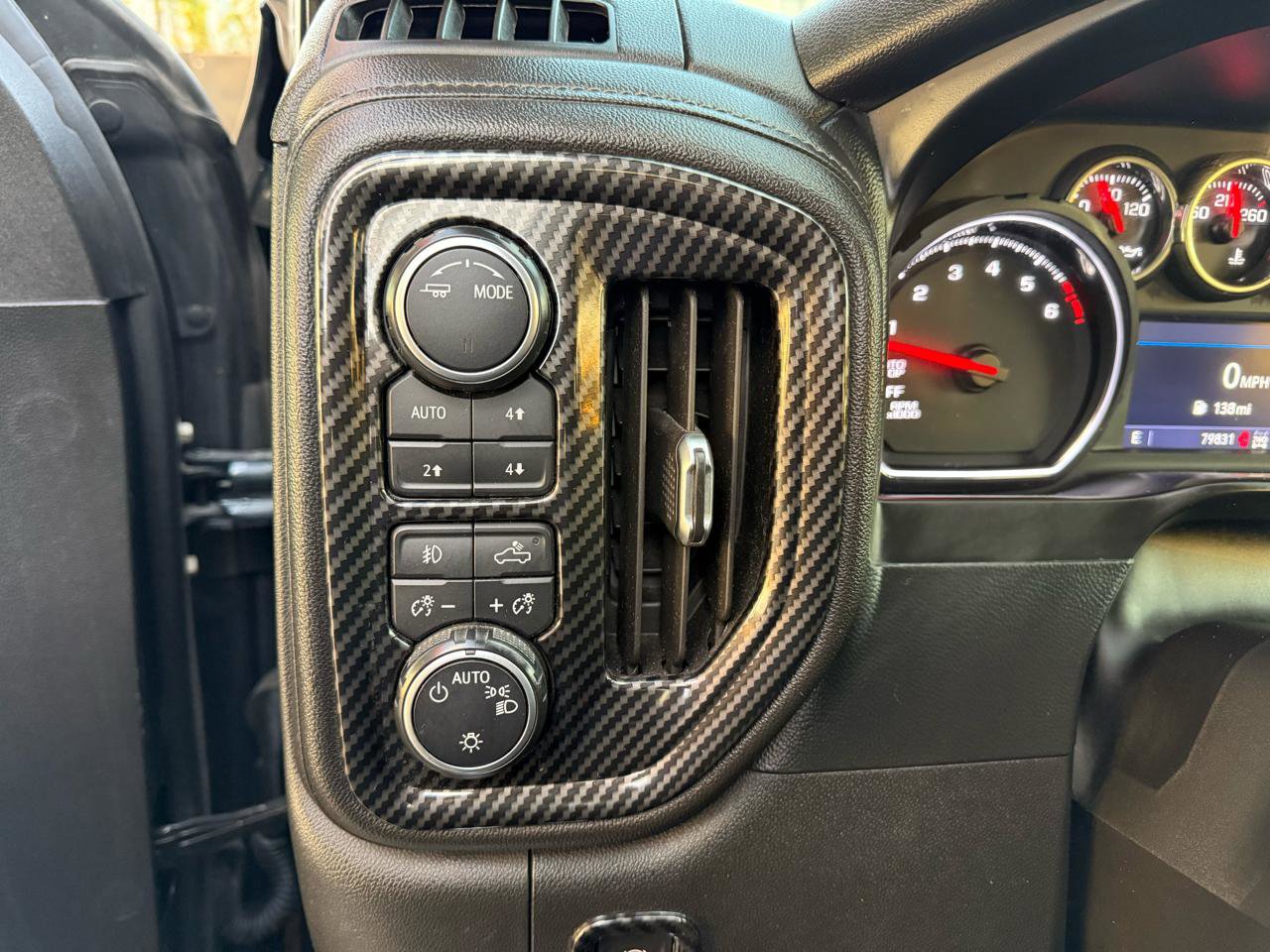 Used 2021 Chevrolet Silverado 1500 LT Trail Boss w/ Bed Protection Package AWD/4WD image 33