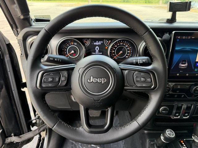 Used 2022 Jeep Wrangler Sport AWD/4WD image 3