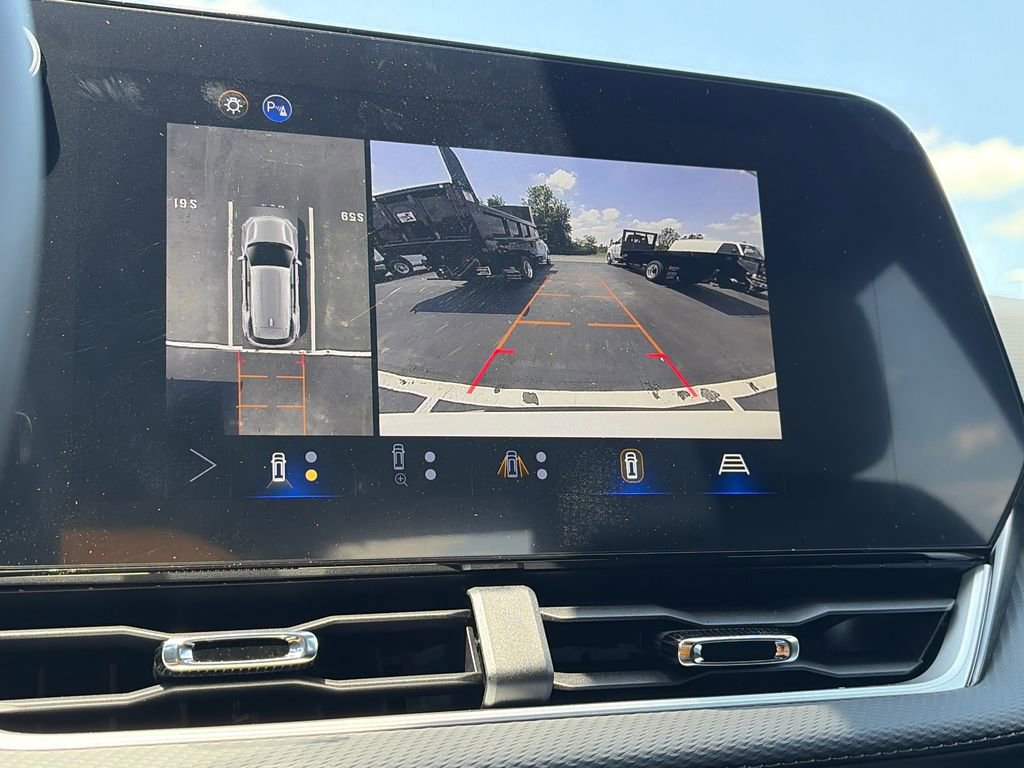 New 2026 Chevrolet Equinox LT w/ Convenience Package II FWD image 21