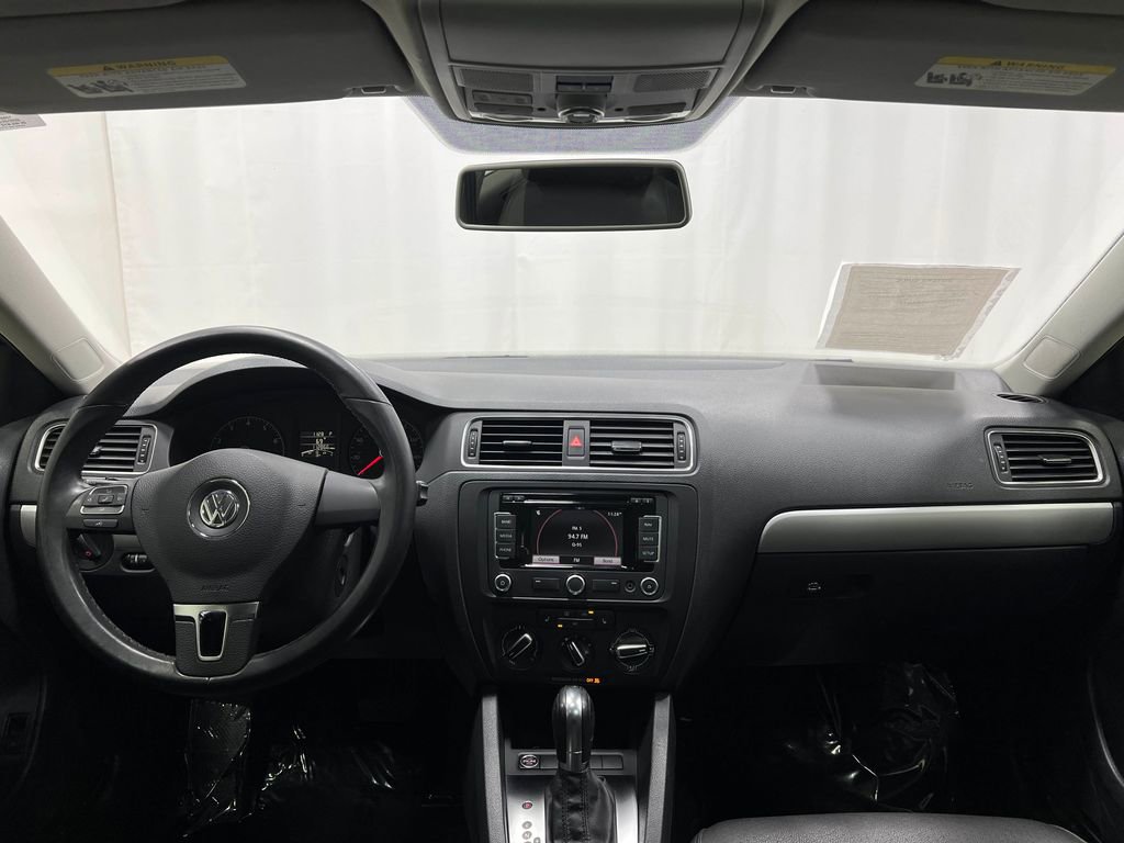 Used 2011 Volkswagen Jetta SEL image 18