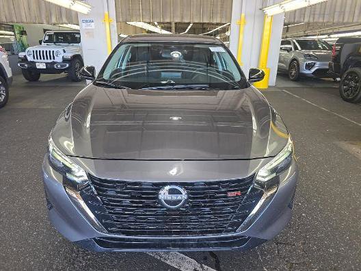 Used 2025 Nissan Sentra SR FWD image 7