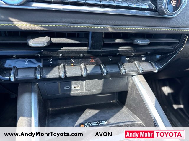 Used 2024 Chevrolet Colorado ZR2 w/ ZR2 Convenience Package III AWD/4WD image 24
