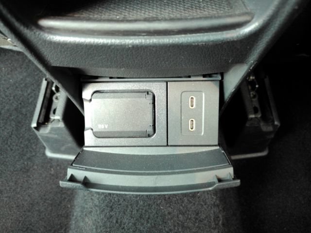 Used 2024 Mercedes-Benz GLB 250 w/ Exclusive Package image 30