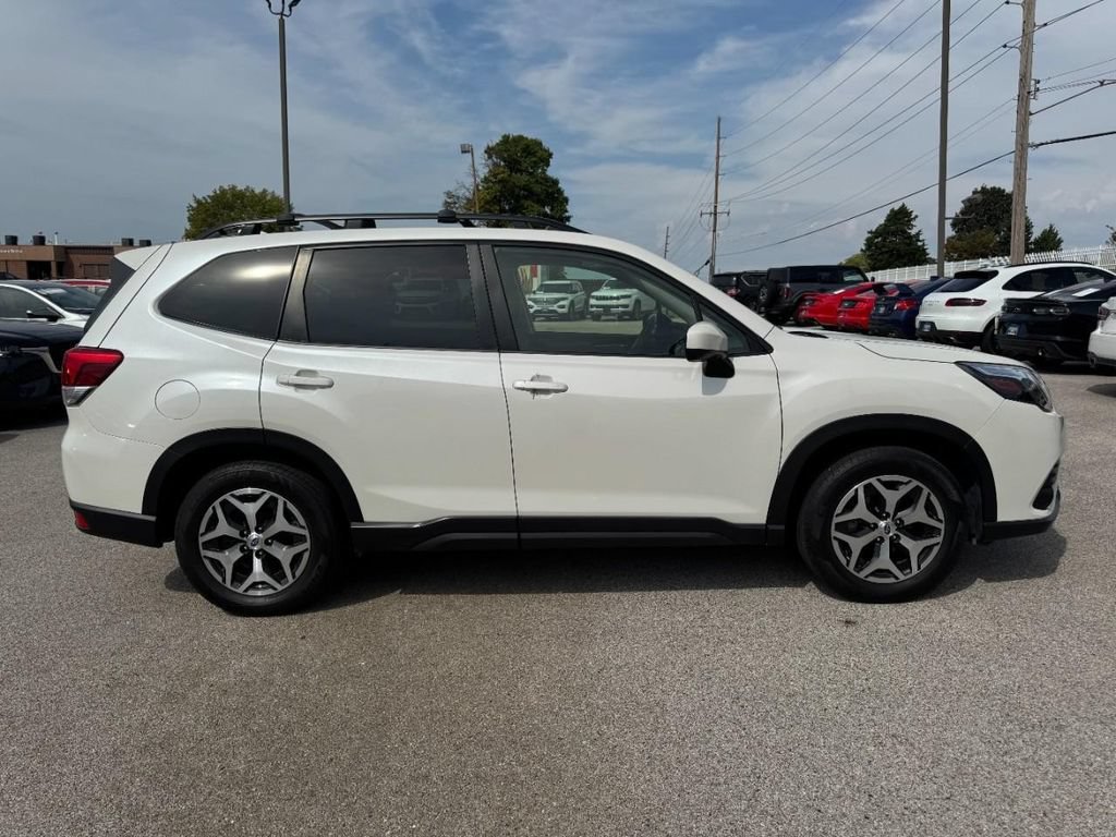 Used 2022 Subaru Forester Premium w/ Popular Package #1 AWD/4WD image 2