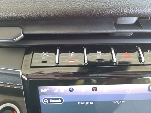 Used 2022 Jeep Grand Cherokee L Limited w/ Luxury Tech Group II image 17