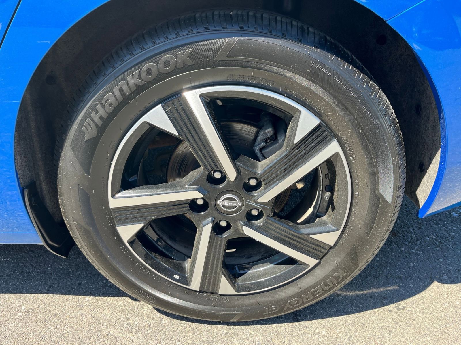 Used 2025 Nissan Sentra SV FWD image 29