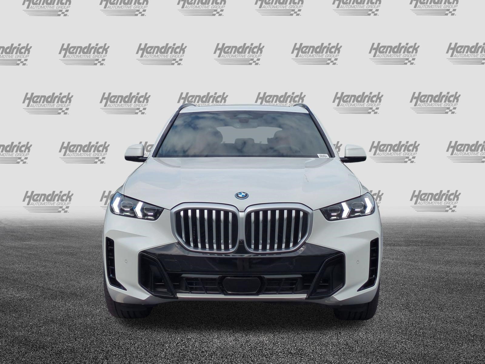New 2026 BMW X5 xDrive50e w/ M Sport Package AWD/4WD image 3