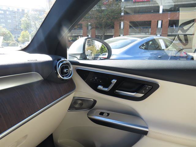 Used 2026 Mercedes-Benz GLC 300 4MATIC image 16