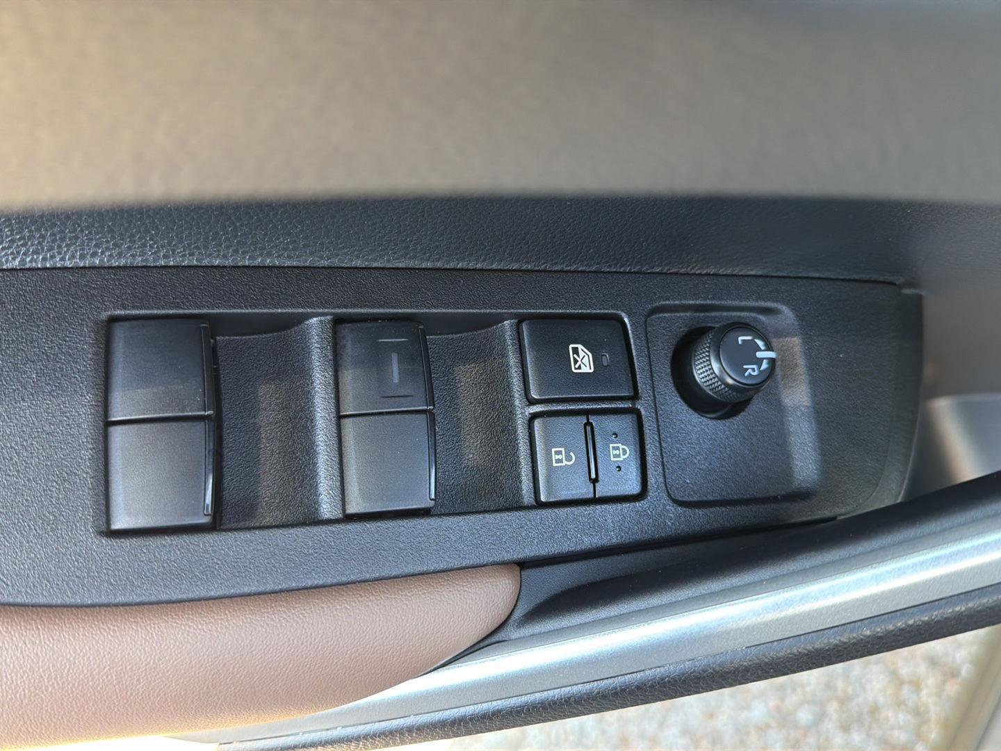 Certified 2026 Toyota Corolla Cross XLE w/ Convenience Package image 19