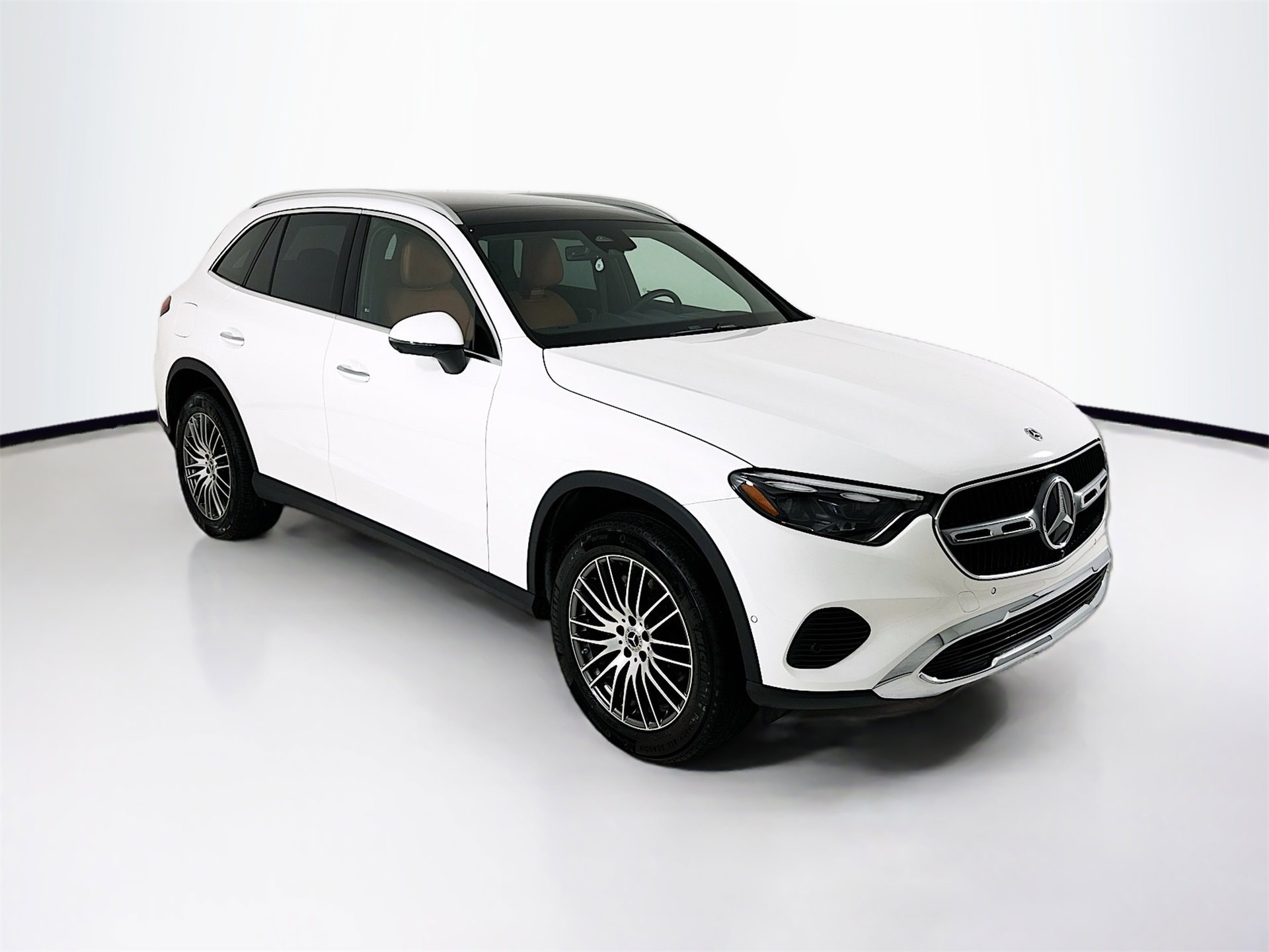 Used 2026 Mercedes-Benz GLC 300 image 1