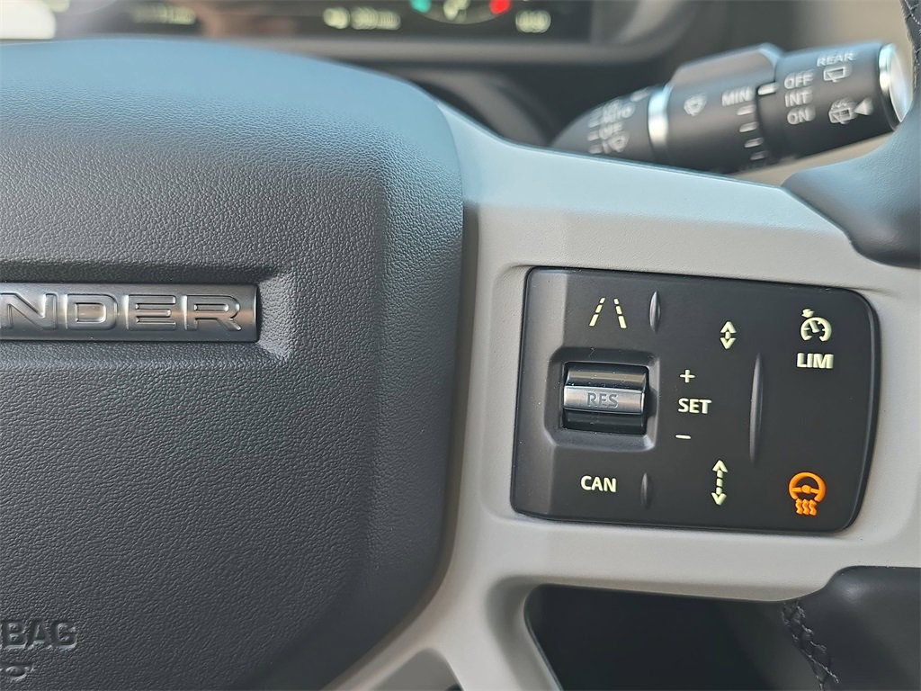 New 2026 Land Rover Defender 130 X-Dynamic SE image 19