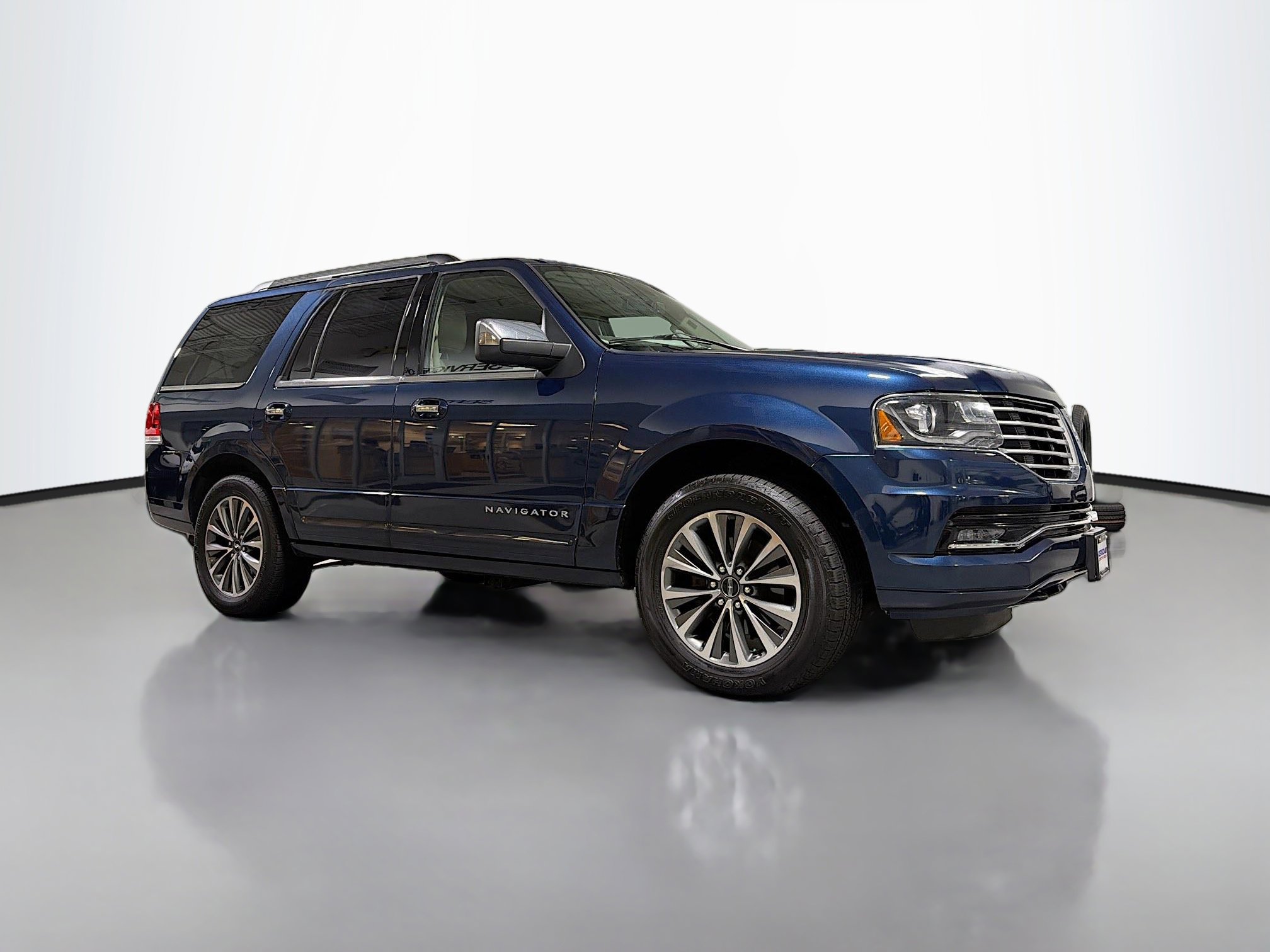 Used 2017 Lincoln Navigator Select image 1