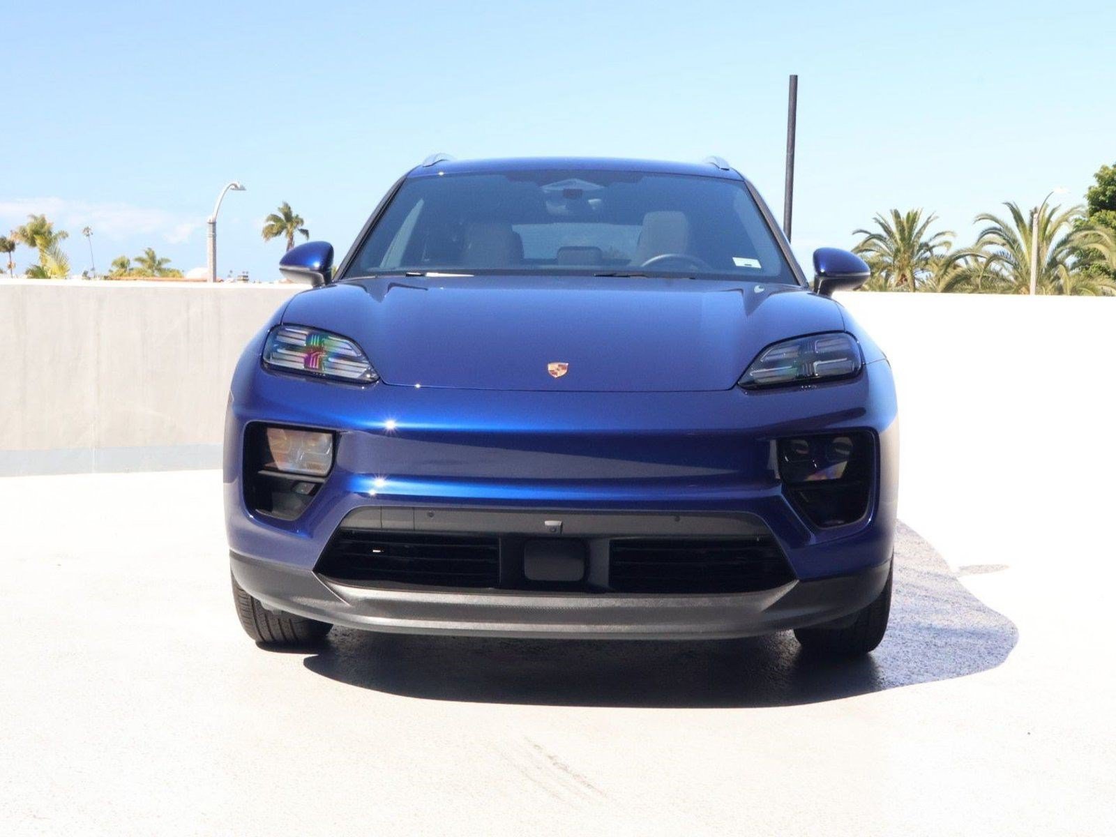 Certified 2025 Porsche Macan Electric RWD image 6