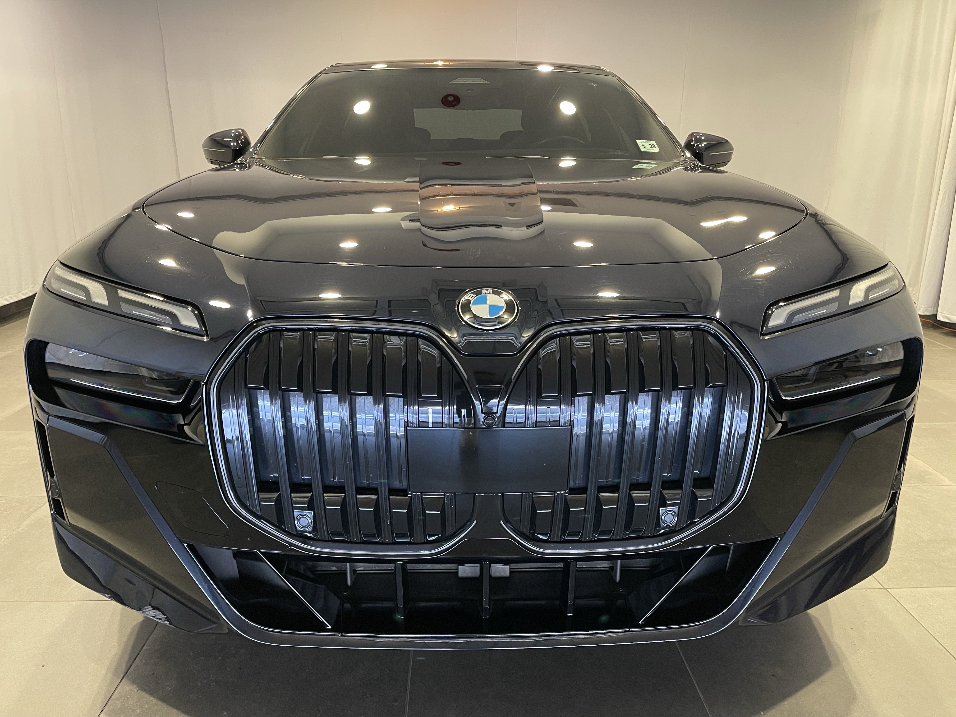 Used 2023 BMW 740i w/ Parking Assistance Package RWD image 2