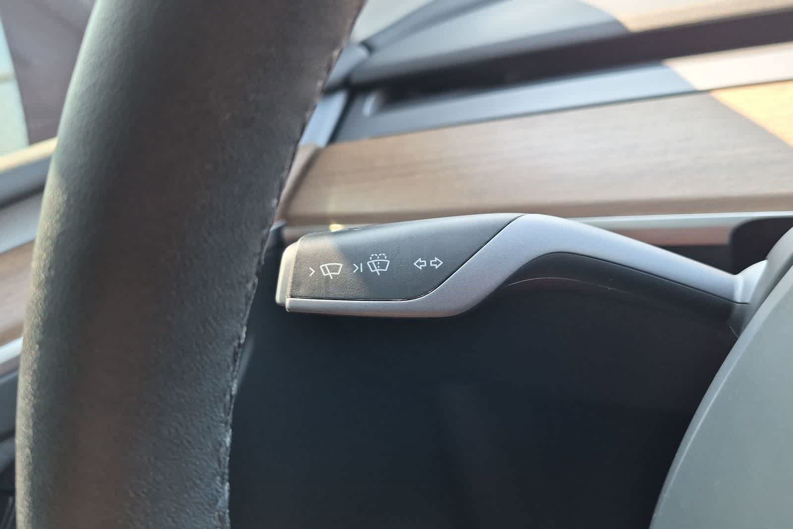 Used 2023 Tesla Model Y Performance AWD/4WD image 25