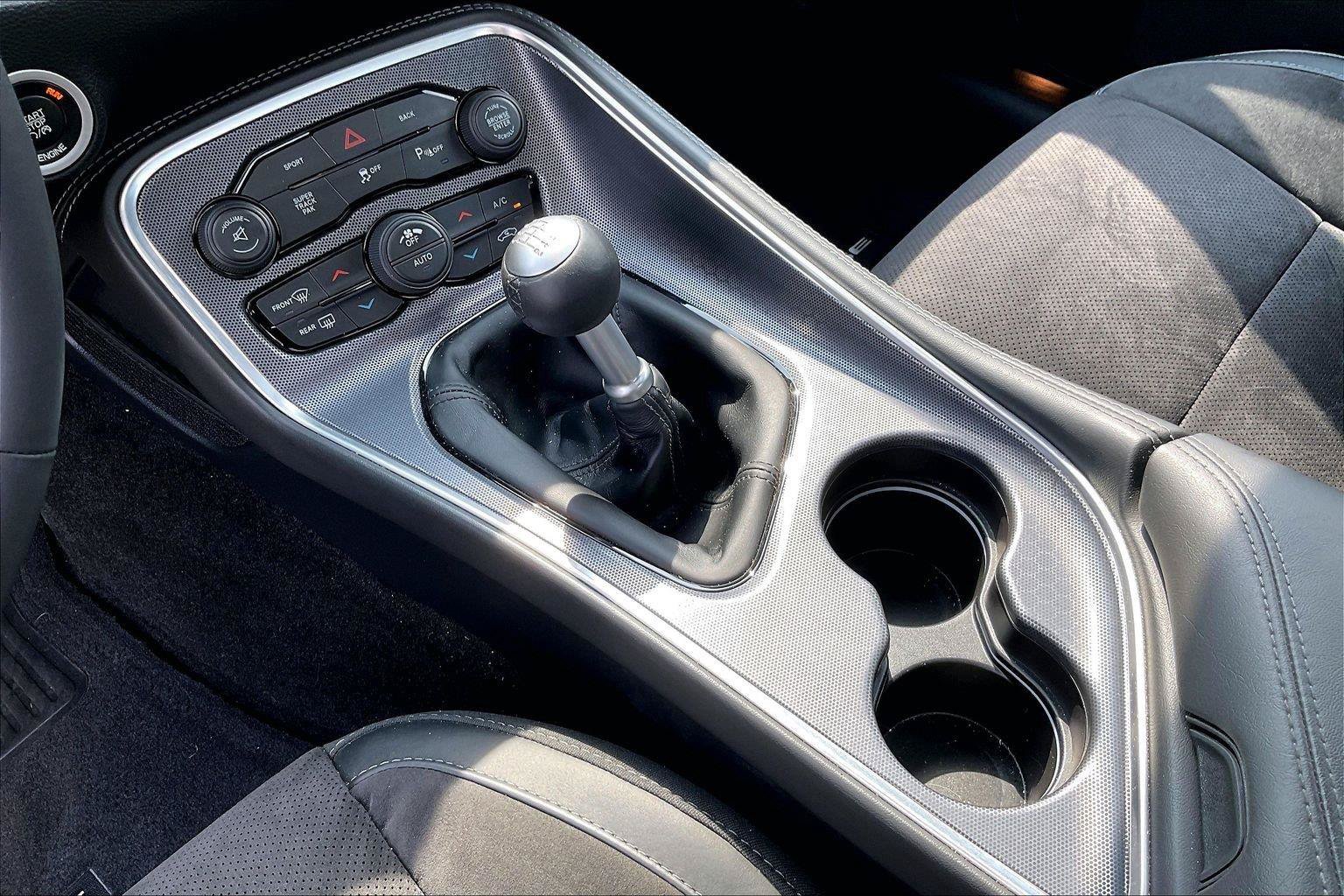 Used 2015 Dodge Challenger R/T Plus RWD image 15