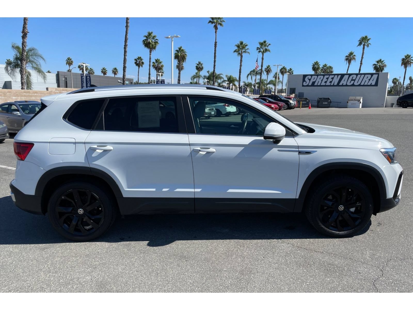 Used 2023 Volkswagen Taos SE w/ Black Wheel Package FWD image 6