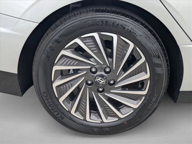 Used 2026 Hyundai Sonata Limited FWD image 25