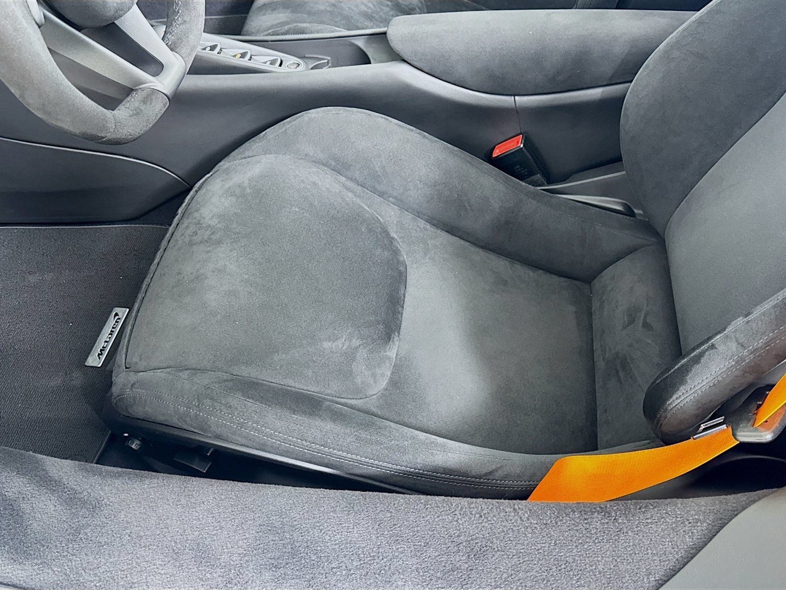Used 2025 McLaren Artura Spider RWD image 18