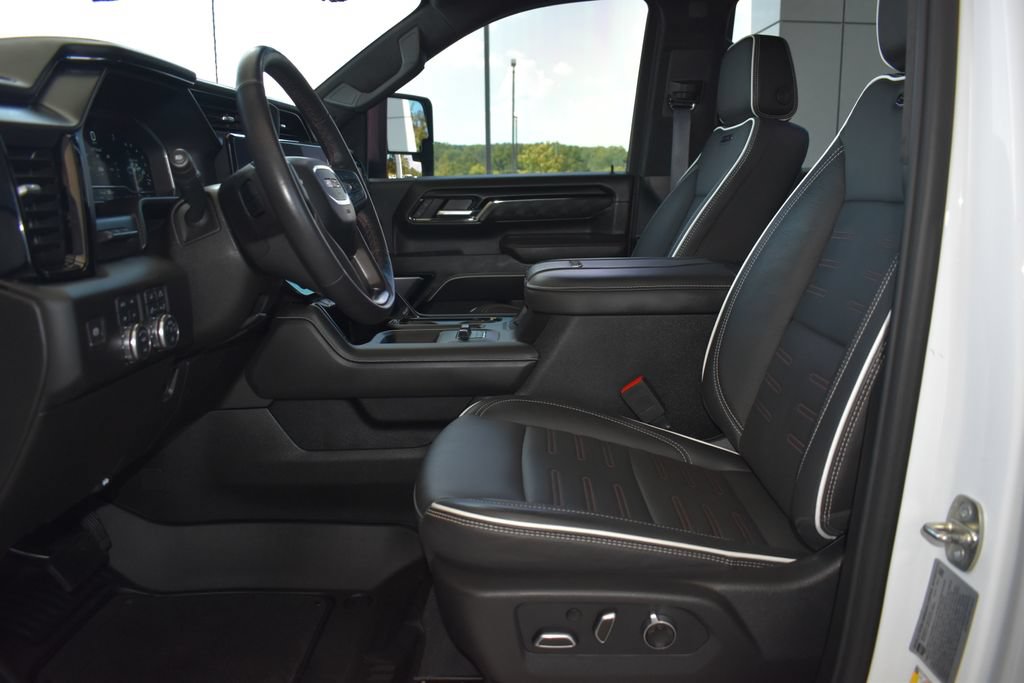 Used 2024 GMC Sierra 2500 AT4X AWD/4WD image 4