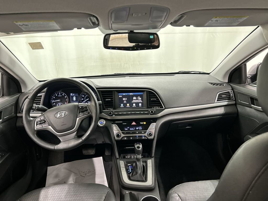 Used 2017 Hyundai Elantra Limited FWD image 18
