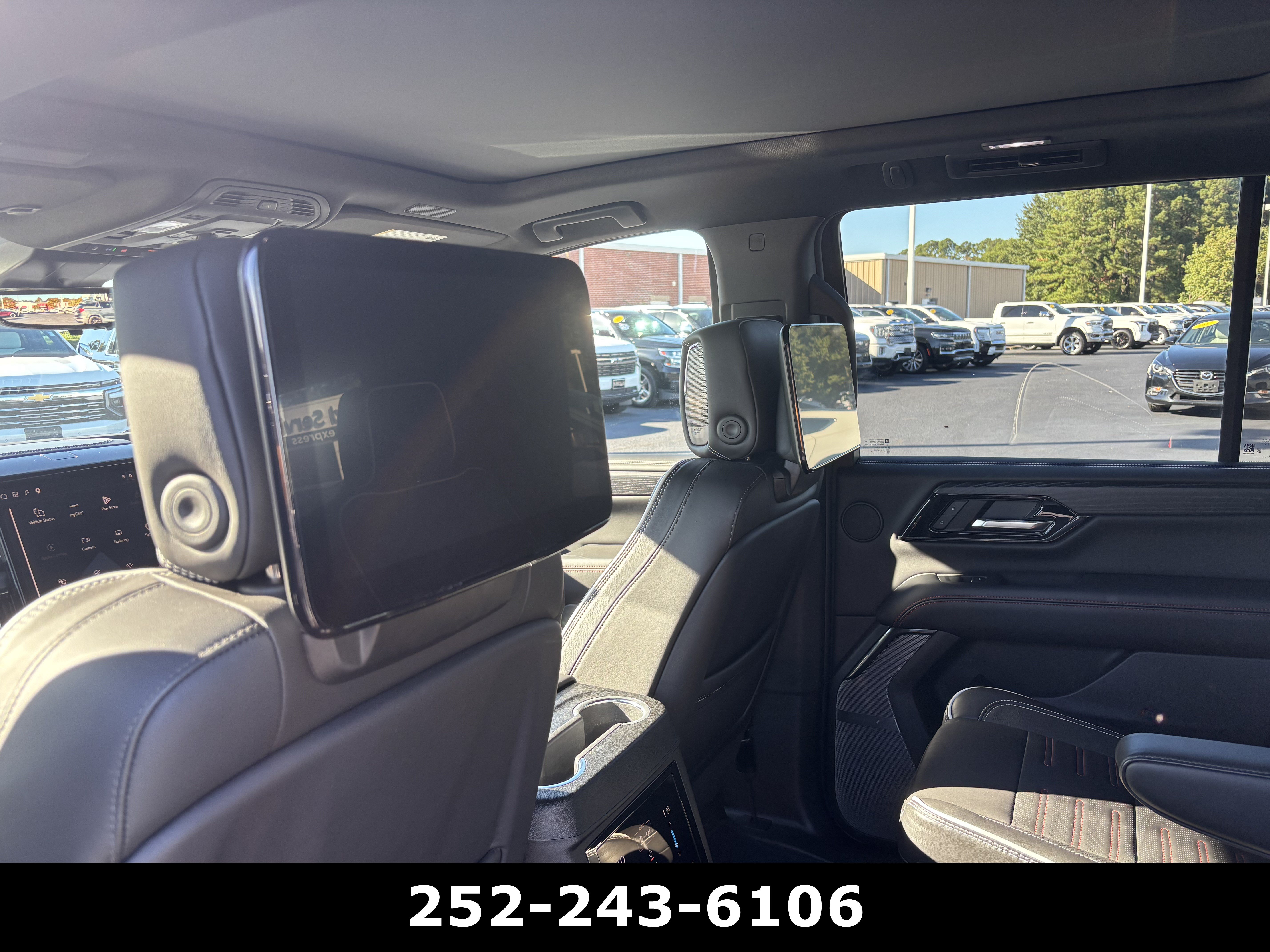 Used 2025 GMC Yukon AT4 Ultimate AWD/4WD image 33