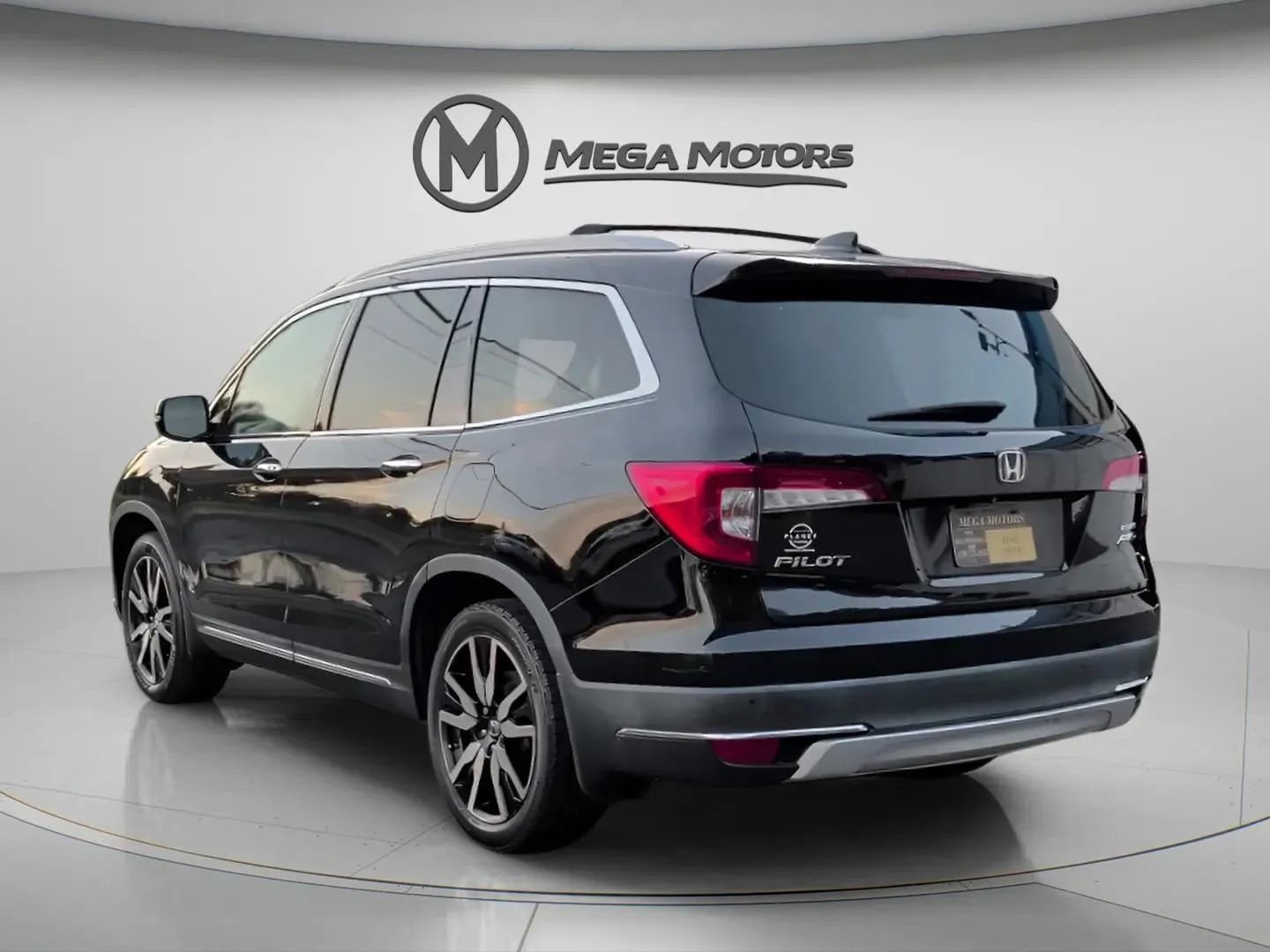 Used 2019 Honda Pilot Elite image 3